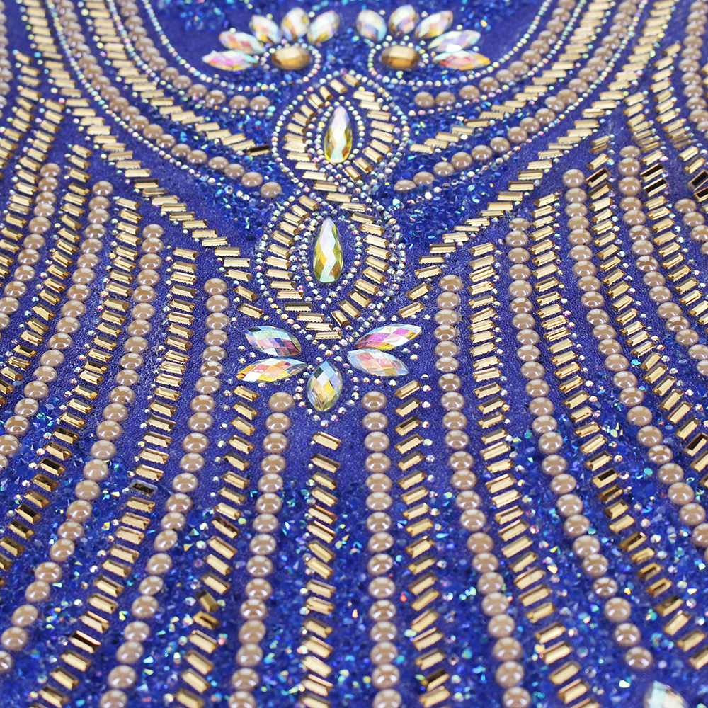 Large Hot Fix Rhinestones Applique Crystal Iron on Patches Trimming Embellishment for Party Dress Clothes Decorated 1 Piece