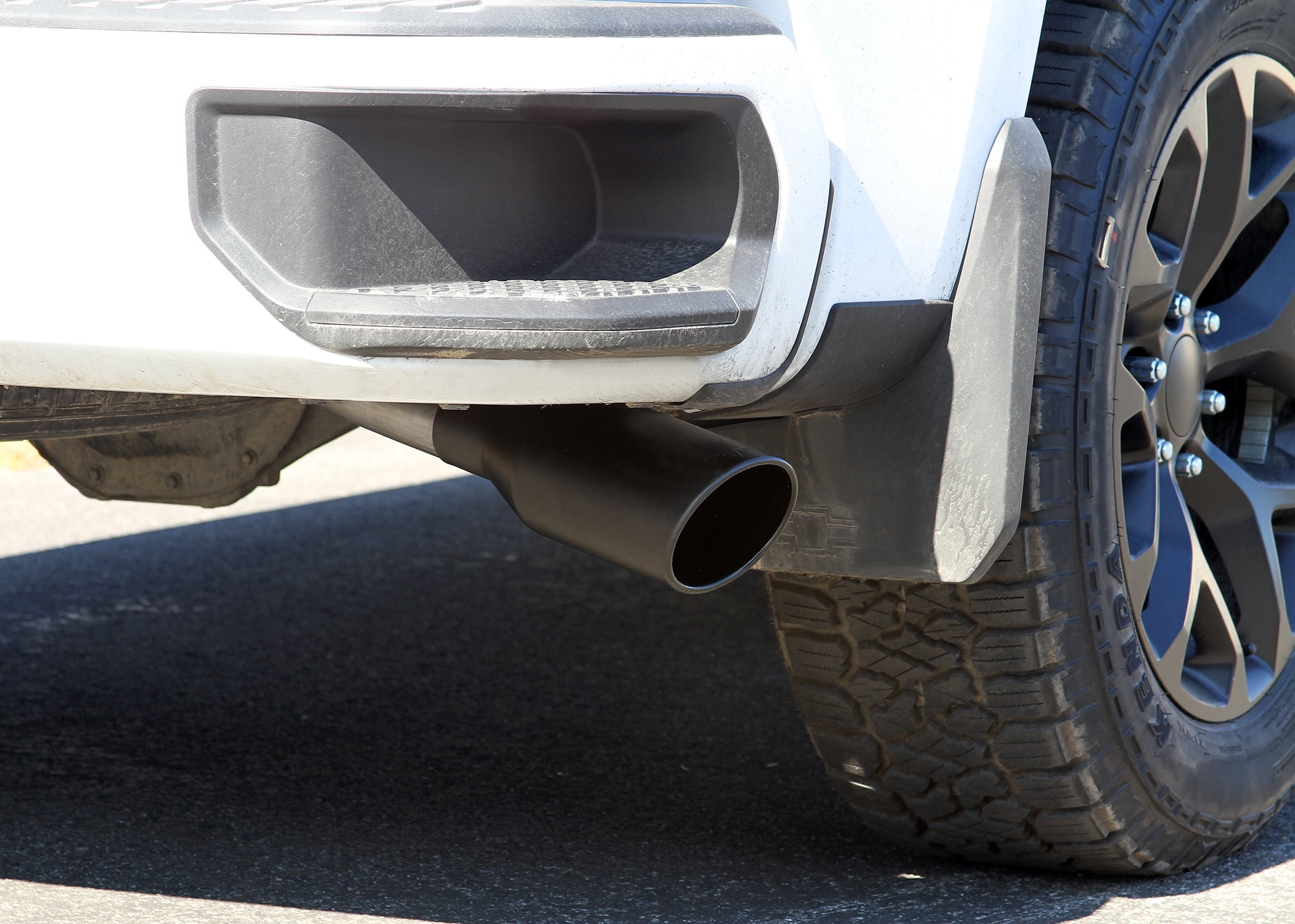 Flowmaster 718114 FlowFX Cat-back Exhaust System - Dual Side Exit