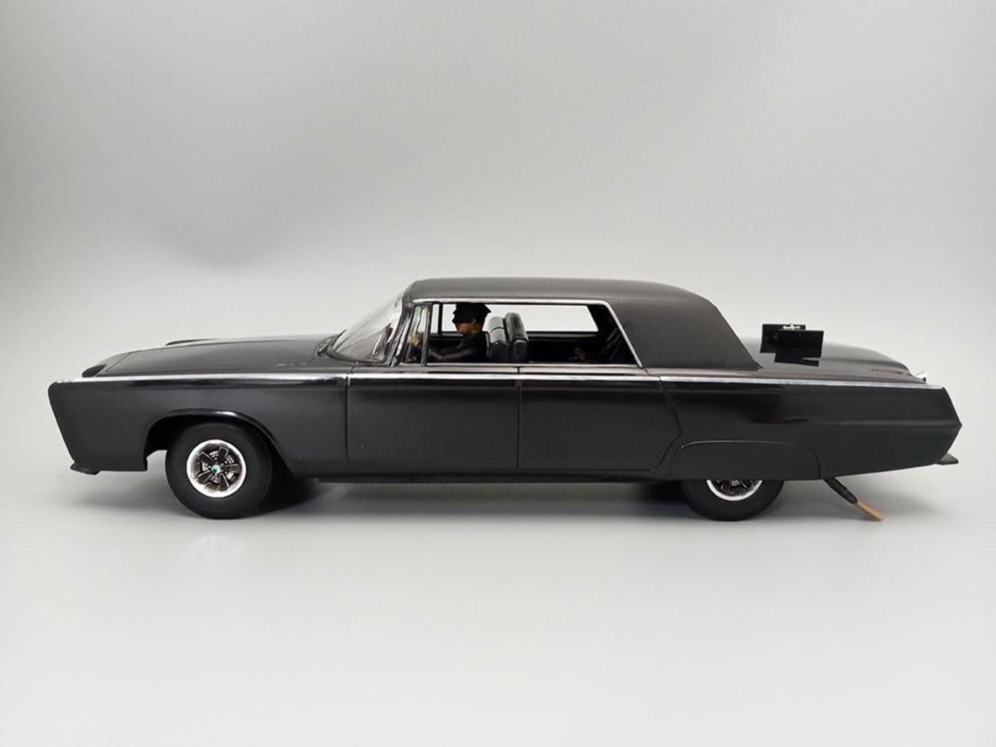 Skill Level 2 AMT 1/25 Scale Model Kit Green Hornet Black Beauty
