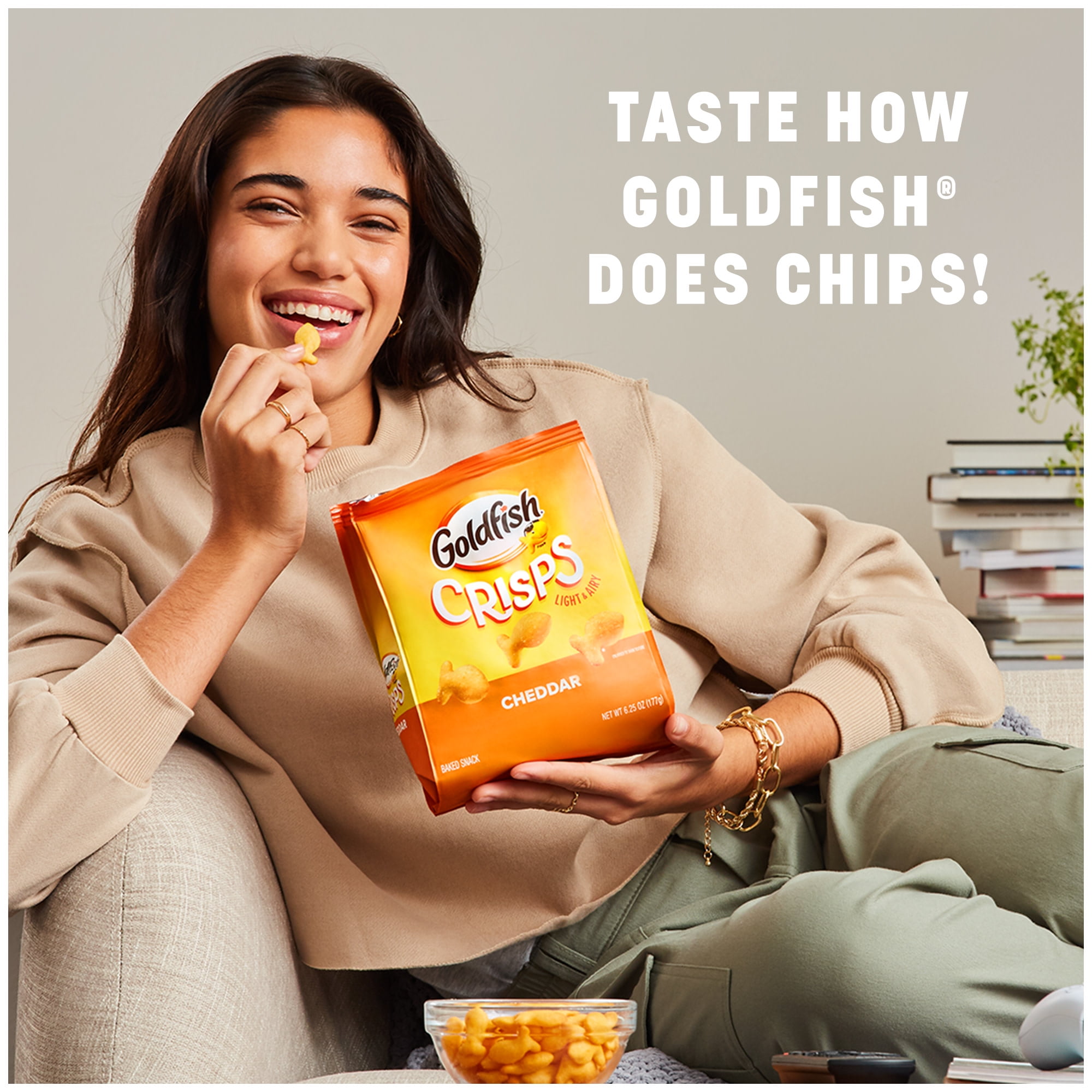 (3 pack) Goldfish Crisps Cheddar Cheese Baked Chip Crackers, 6.25 oz Bag