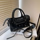thumbnail image 2 of Bolso de mano de nicho para mujer, de otoño e invierno, de moda retro, pequeño bolso cuadrado con remaches, bolso decorativo para motocicleta, 2 of 5