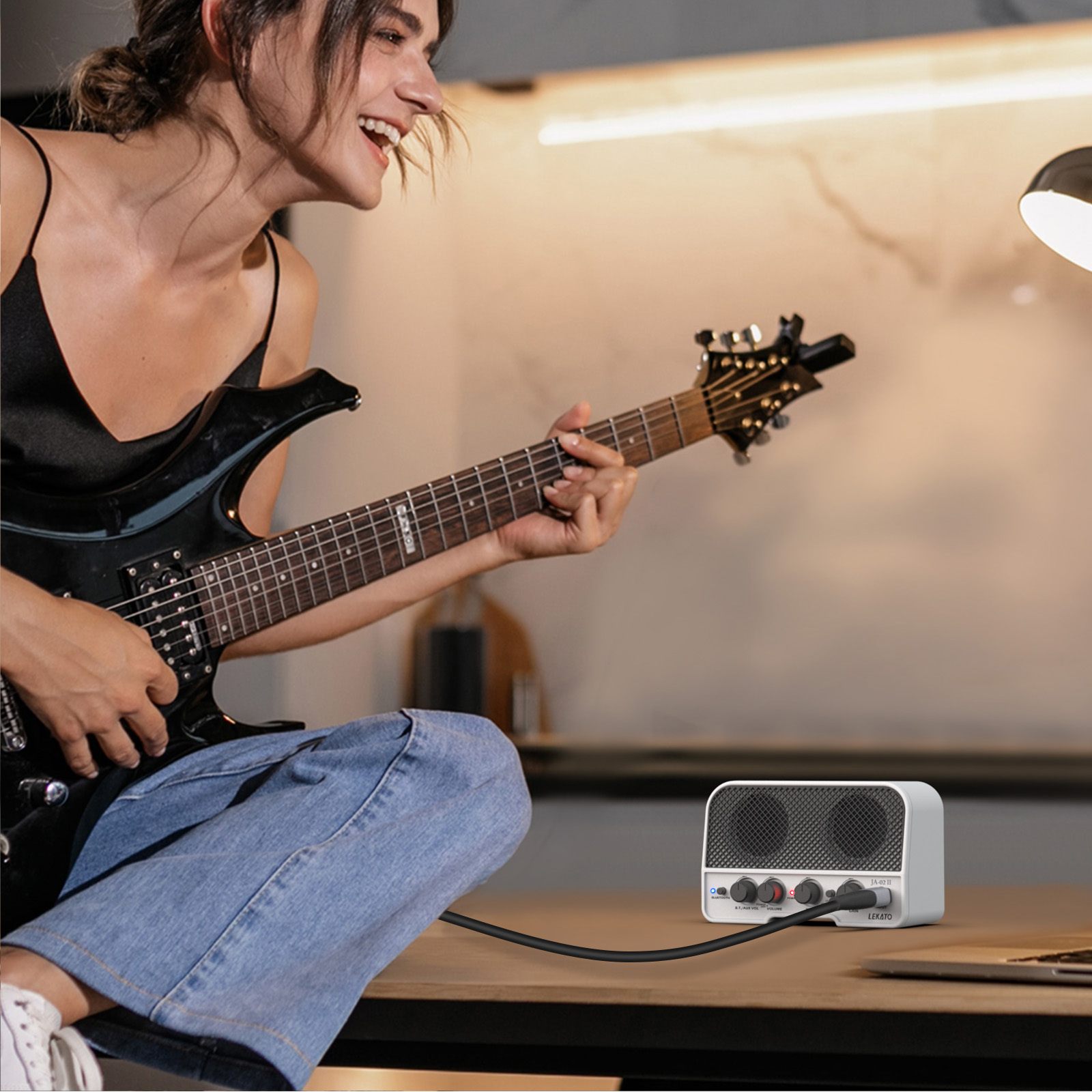 LEKATO Mini Guitar Amp 5W Rechargeable Electric Guitar Amplifier Clean&Overdrive Effects Bluetooth Guitar Amp Portable for Daily Practice