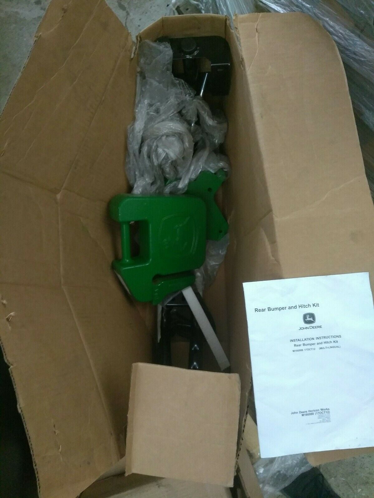 NEW JOHN DEERE Rear Bumper & Hitch Kit M166998