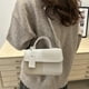 thumbnail image 5 of Bolsa de cuadrado pequeño, Bolso de hombro para viajes, Correa ajustable, Bolso cruzado, Blanco, 5 of 6