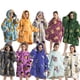 thumbnail image 3 of Manta de franela de gran tamaño con mangas, Sudadera con capucha cálida de invierno, jersey de lana gigante para niños y mujeres, manta con capucha para TV, 3 of 4
