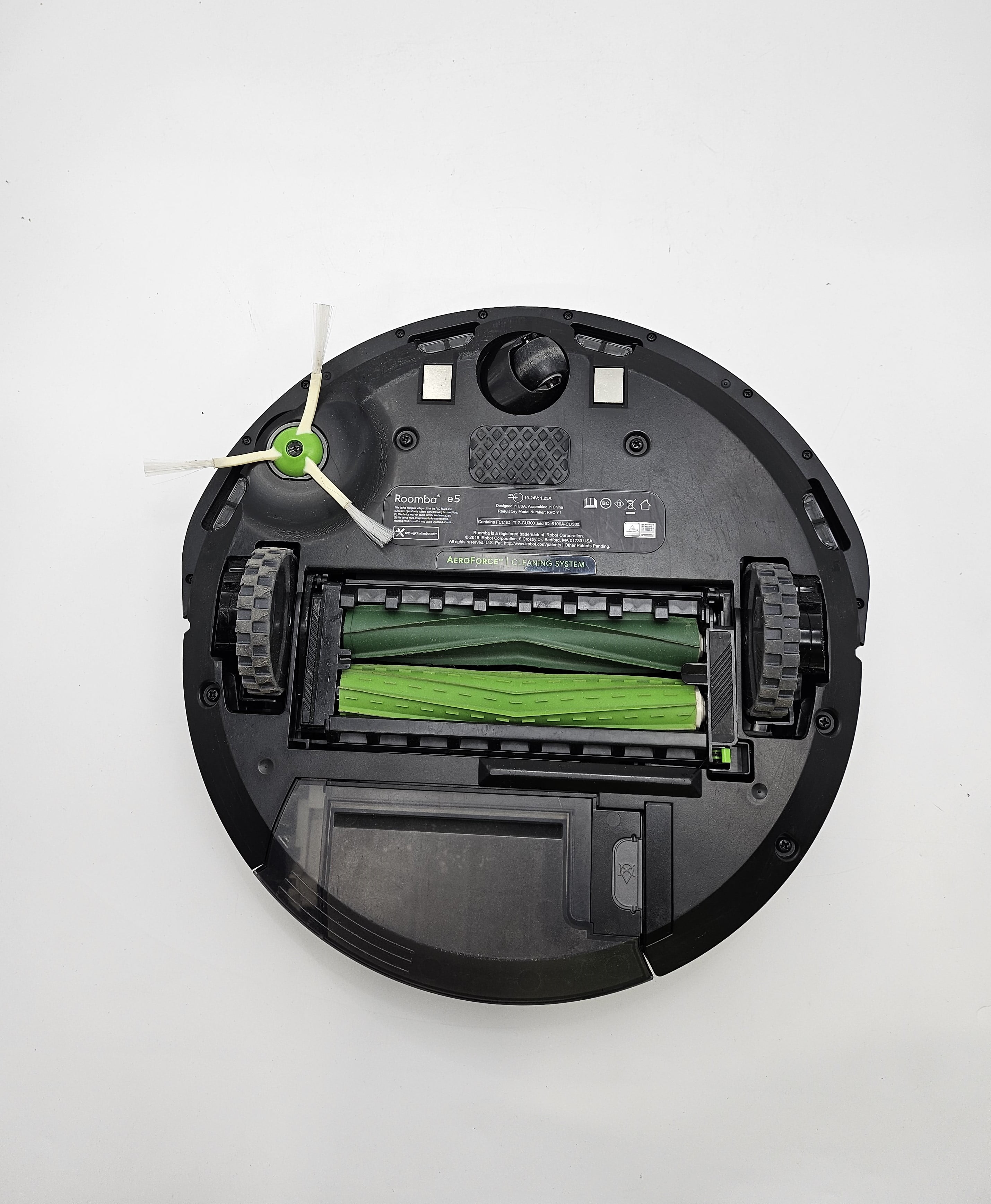 Open Box iRobot Roomba e5 5134 Wi-Fi Connected Robot Vacuum - Black/Gray 