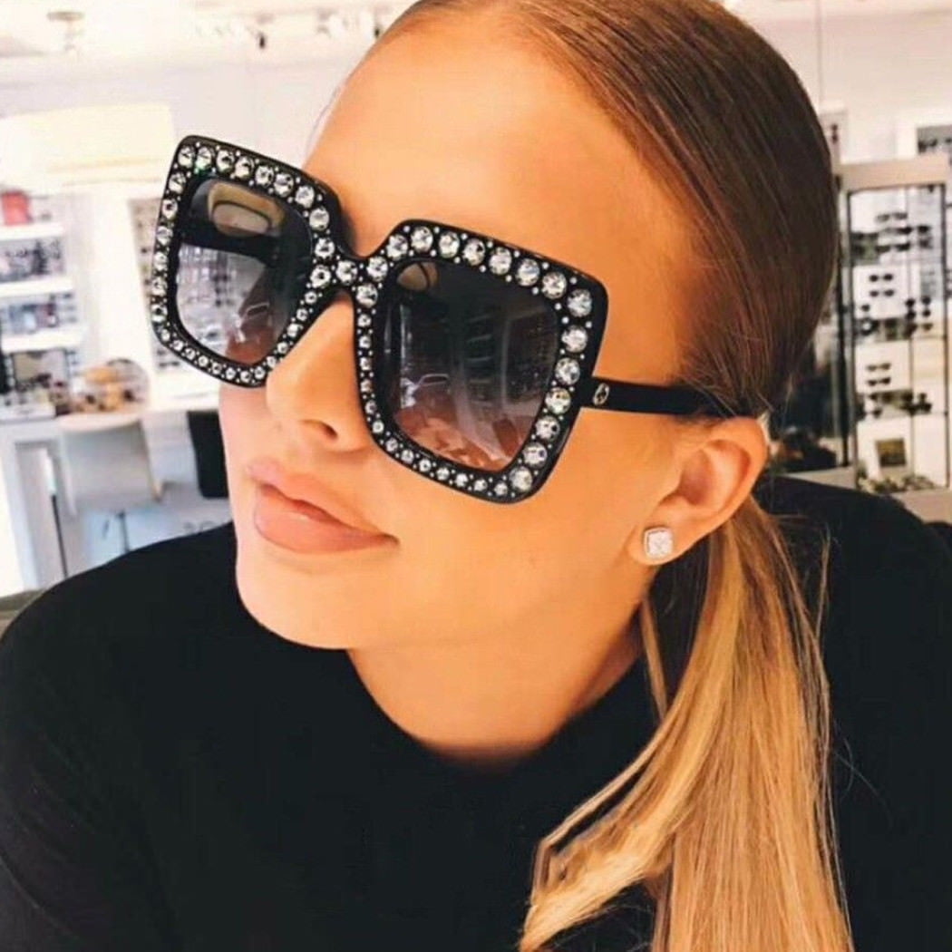 2018 NEW Oversized Square Frame Bling Rhinestone Sunglasses Women Fashion Shades