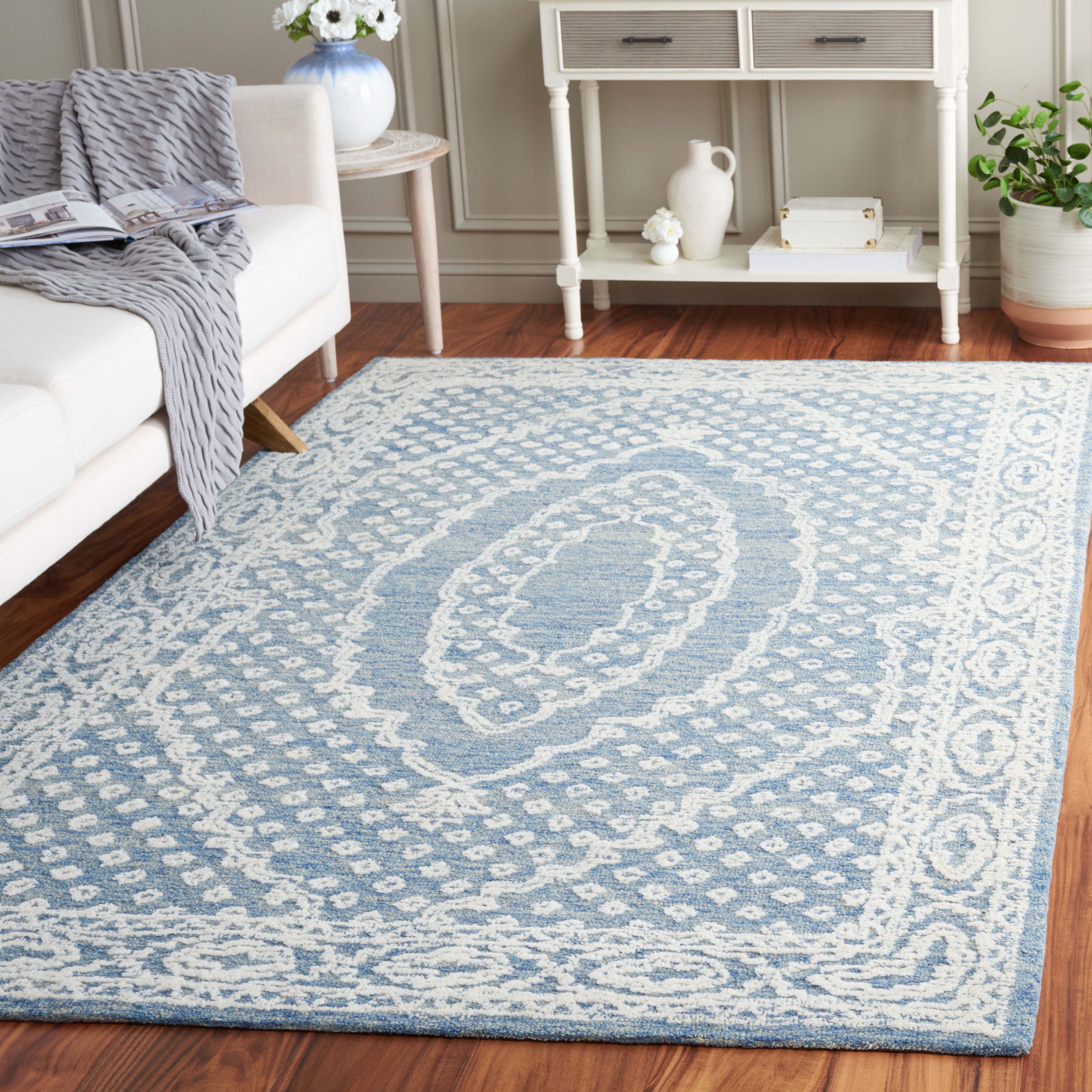 SAFAVIEH Ebony Aiden Bordered Area Rug, Ivory/Navy, 8' x 10'
