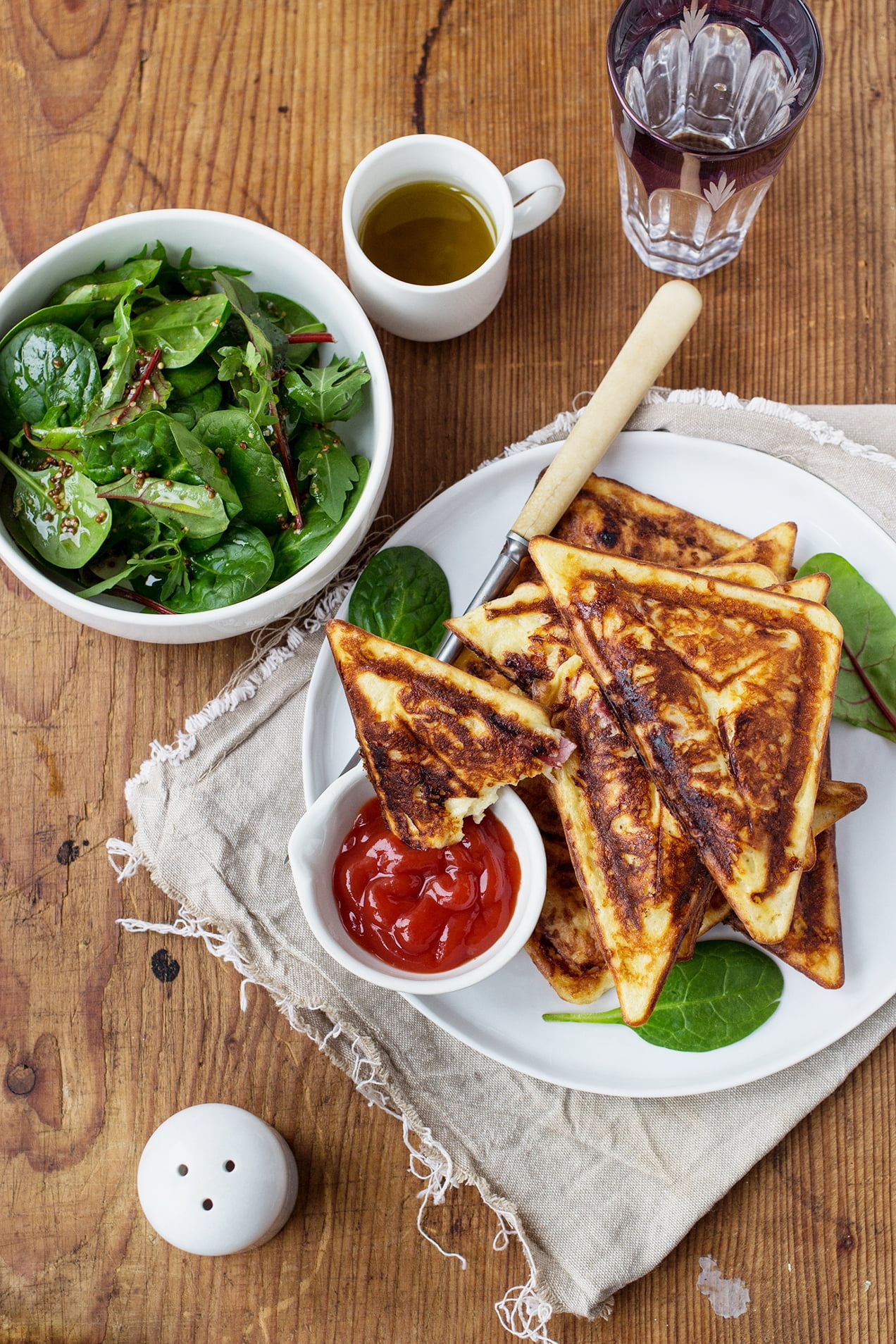 Toastmaster 2 Slice Sandwich Maker, Electric Grilled Cheese Maker, Makes 2 Toasted Sandwich Halves