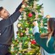 thumbnail image 5 of Adornos navideños brillantes galvanizados | Adornos de plástico coloridos para árbol | Colgantes navideños de 11 cm para decoración festiva, 5 of 5