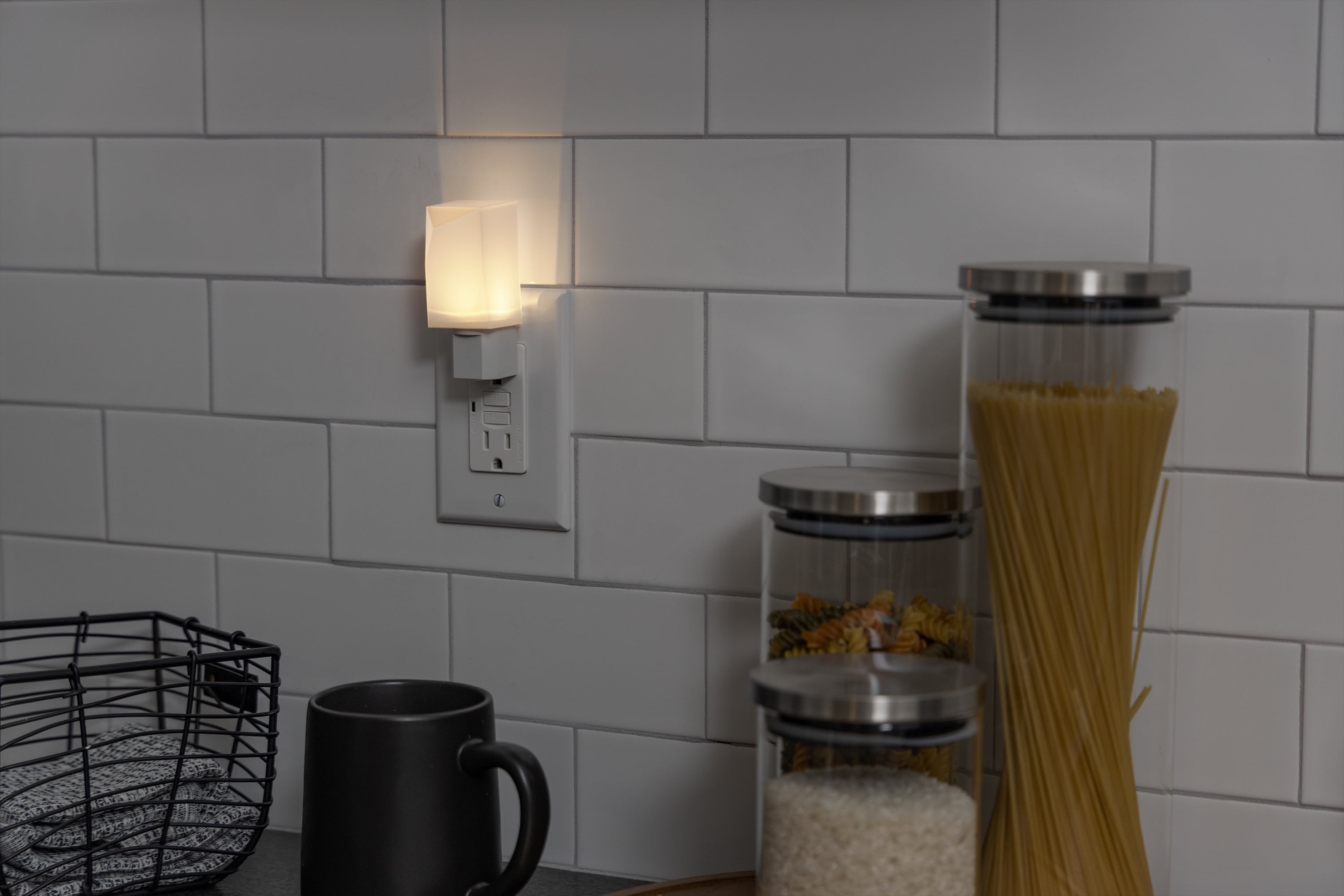 (3 pack) Great Value LED Night Light, Light Sensing, Soft White, 6 in, 2.83 in