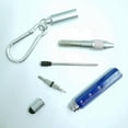 thumbnail image 4 of Bolígrafo multiherramienta 6 en 1 con llavero, destornillador, regla y recambios de bolígrafo de doble punta. Bolígrafo multiherramienta de metal plateado., 4 of 5