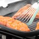 thumbnail image 3 of Pala para freír pescado de silicona resistente a altas temperaturas, pala ranurada con mango ergonómico antideslizante, 3 of 5