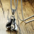 thumbnail image 4 of Collar con Colgante de Guante de Boxeo Miniatura Yashi Color Dorado, 4 of 4