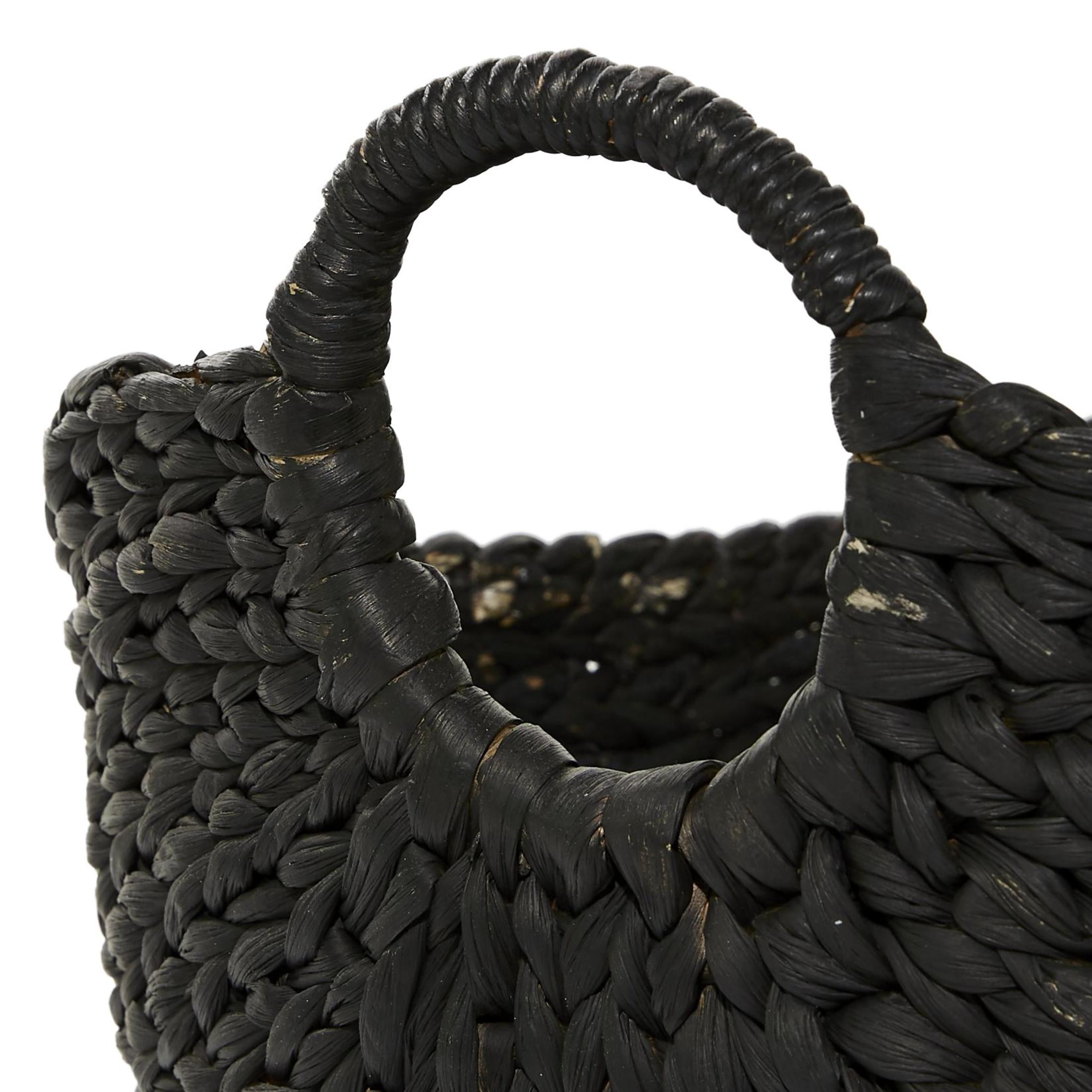 CosmoLiving by Cosmopolitan 22" x 19" Black Seagrass Handmade Large Woven Storage Basket with Ring Handles, 1-Piece