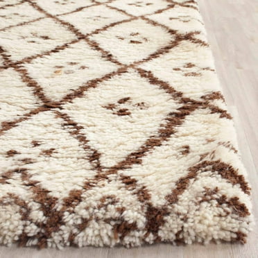 Safavieh Casablanca Contemporary Hand-Knotted Wool Runner Rug-Color:Ivory/Gold,Shape:Rectangle,Size:6'L x 4'W