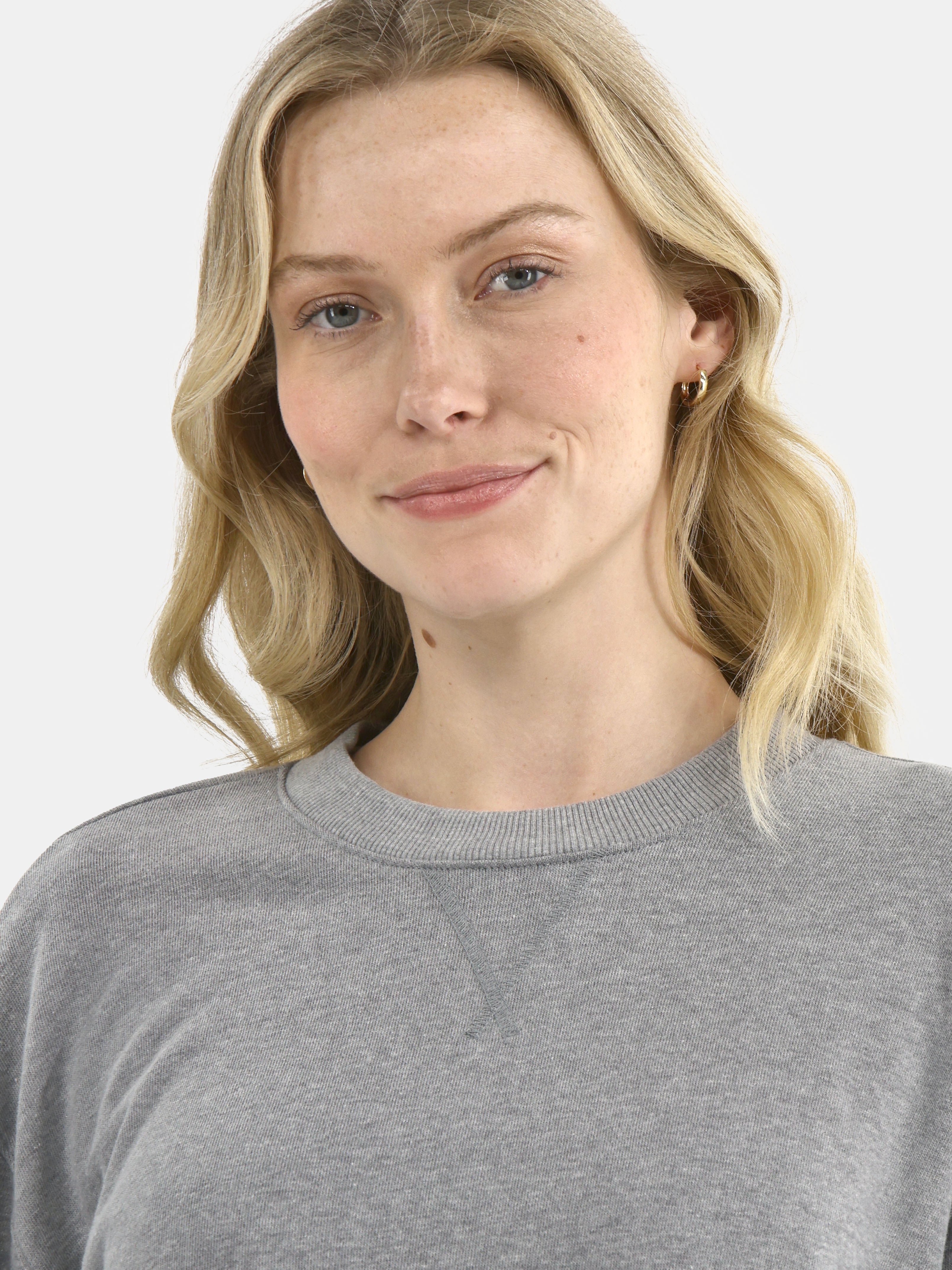 Time and Tru Women's and Women's Plus Crewneck Sweatshirt with Long Sleeves, Sizes XS-4X