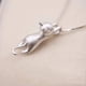 thumbnail image 2 of Collar con colgante de gato para mujer elaborado en plata de ley 925. Regalo elegante y a la moda con diseño de amor animal para niñas., 2 of 5