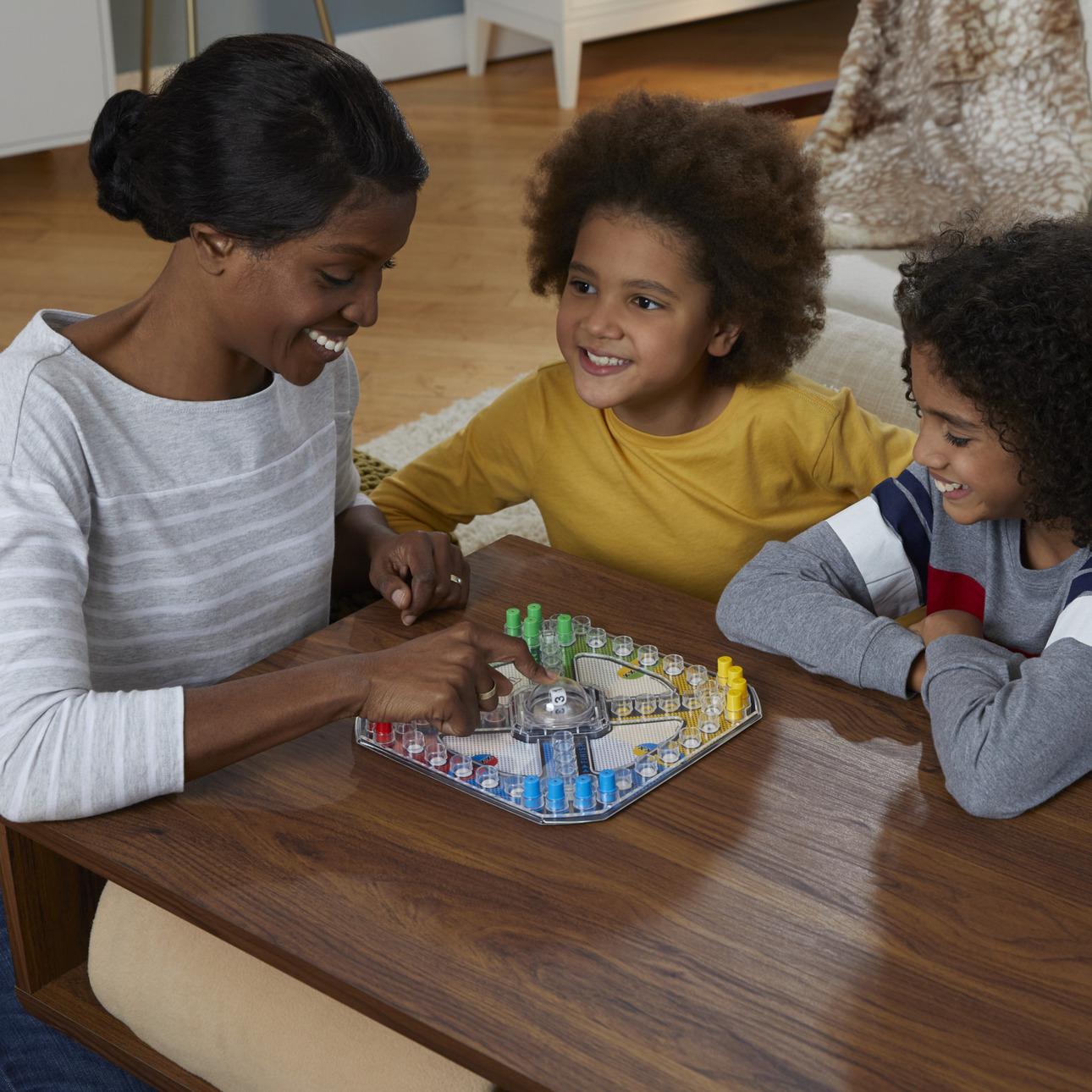 Juego de Mesa Trouble, Juego Familiar Hasbro para 2 a 4 Jugadores, para Niños desde 5 Años 5