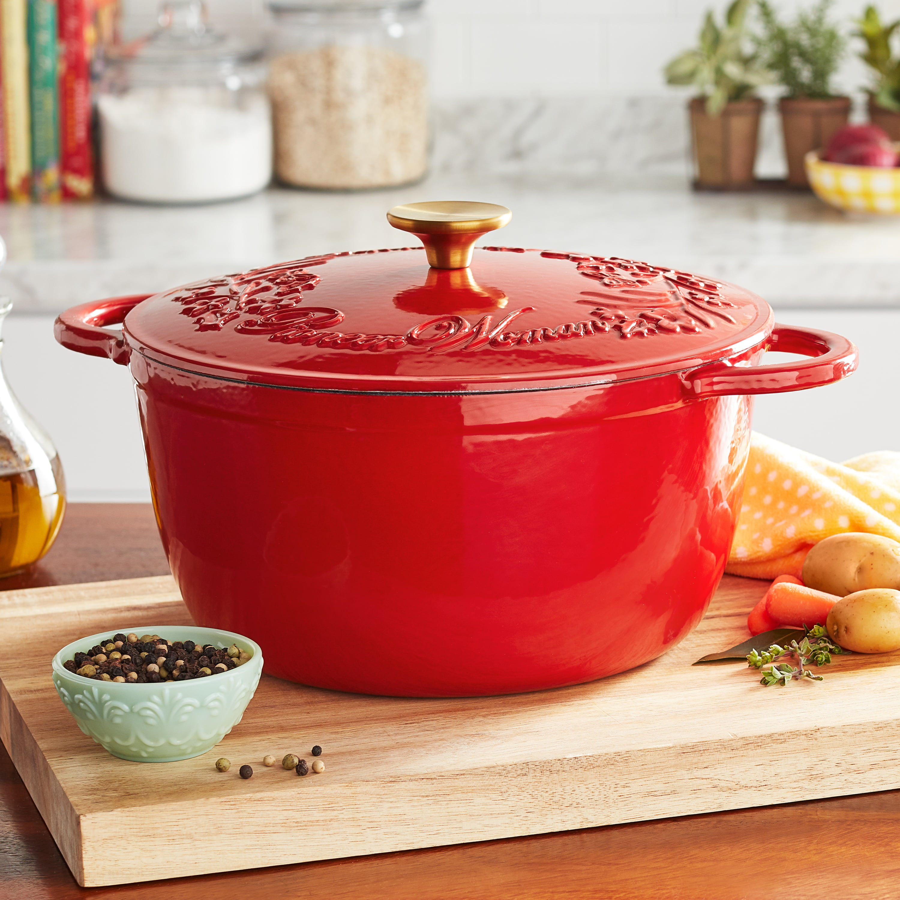 The Pioneer Woman Timeless Beauty 6-Quart Enamel-on-Cast Iron Holiday Dutch  Oven, Red