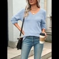 thumbnail image 4 of Suéter Informal de Larga con Cuello en V, Tejido Acanalado y Crochet Ligero para Mujer (Otoño 2025) Azul Puro M, 4 of 7
