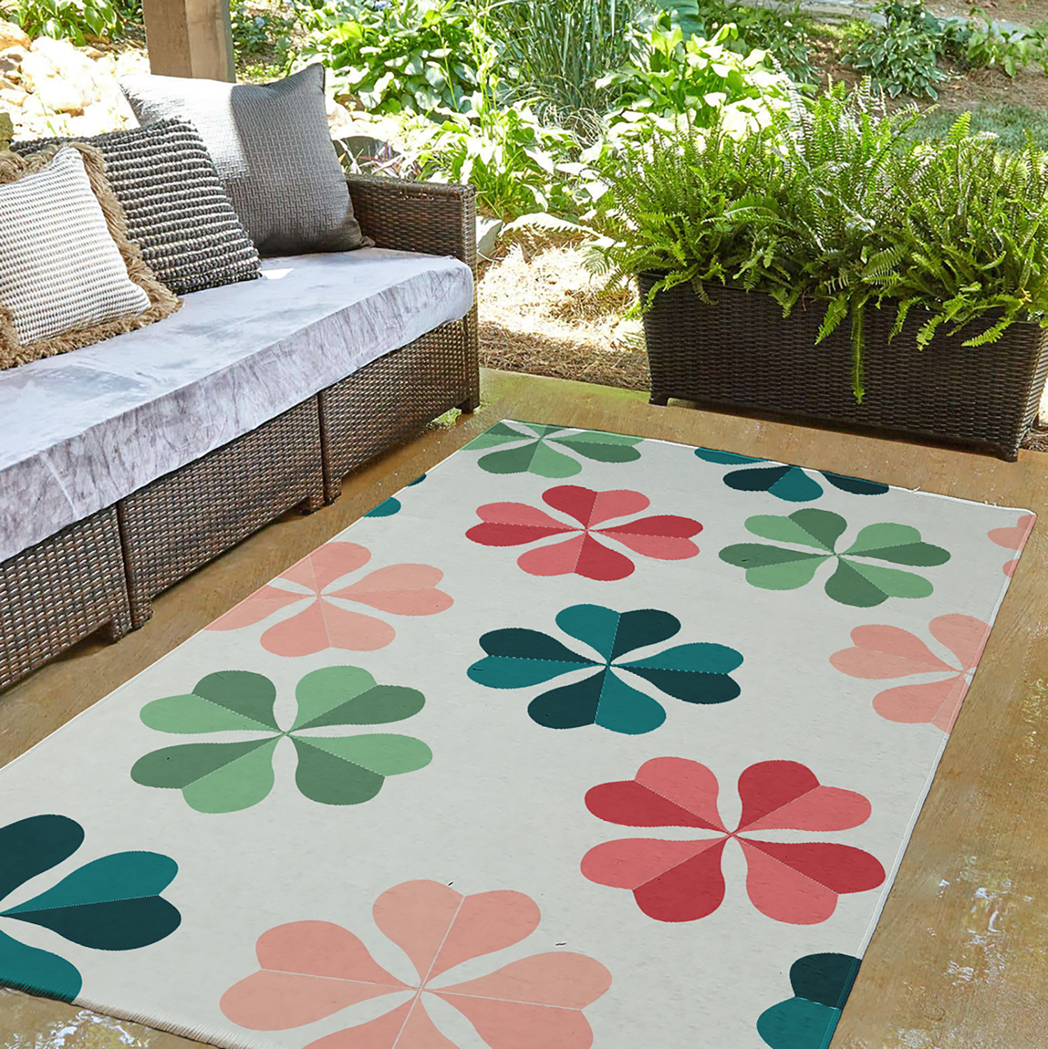 Simply Daisy 3' x 5' Ocean Abyss Green Lucky Patch St. Patrick's Day Chenille Indoor/Outdoor Rug