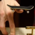 thumbnail image 2 of Mini Planche à Doigts Fingerboard Planche à Doigts Colorée Parc de Skate Érable Double Bascule Roulements de Sport et Planche à Glissière Palmier, 2 of 6