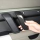 thumbnail image 2 of Manija de puerta interior de coche Yashi compatible con Land Rover Defender 110 2020-2022 fibra de carbono, 2 of 4