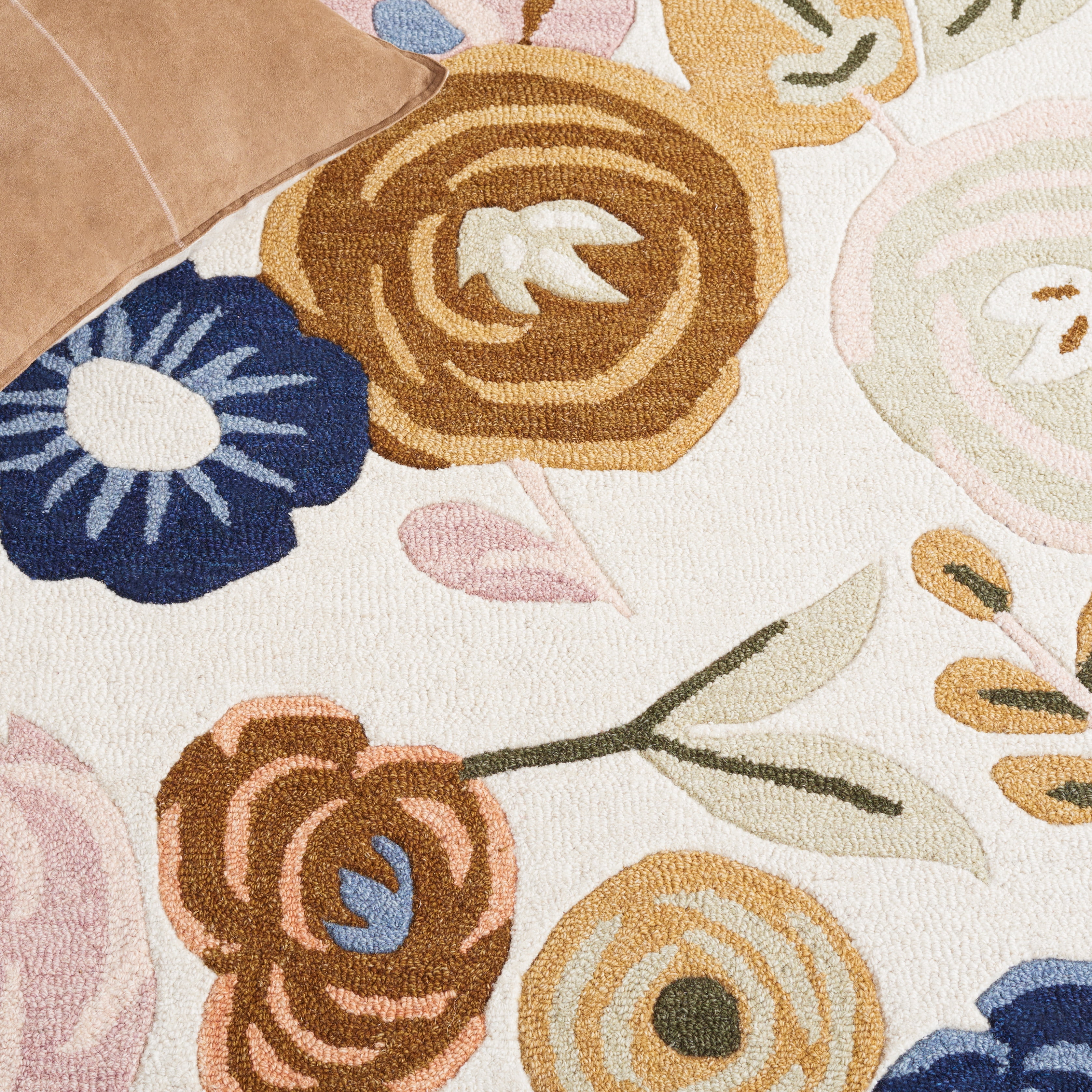 Safavieh Chelsea Florence Floral Runner Rug, Ivory/Pink, 2'3" x 8'