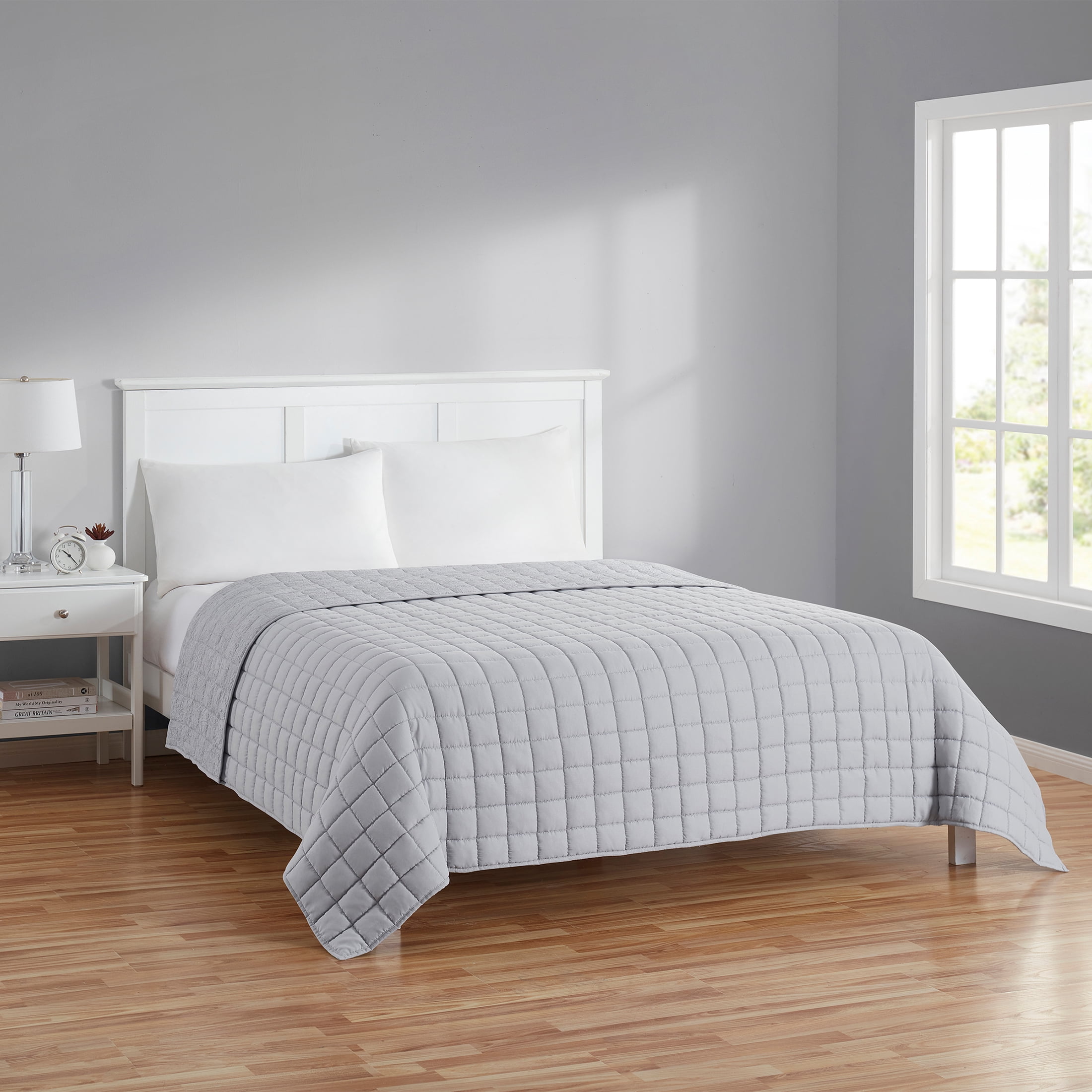 Mainstays Solid Textured Box Crinkle Quilt, Silver, Full/Queen, Soft Wash Microfiber, All Ages