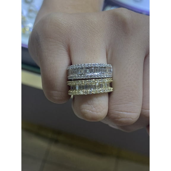 Verona - Exclusive Round and Baguette Diamond Ring