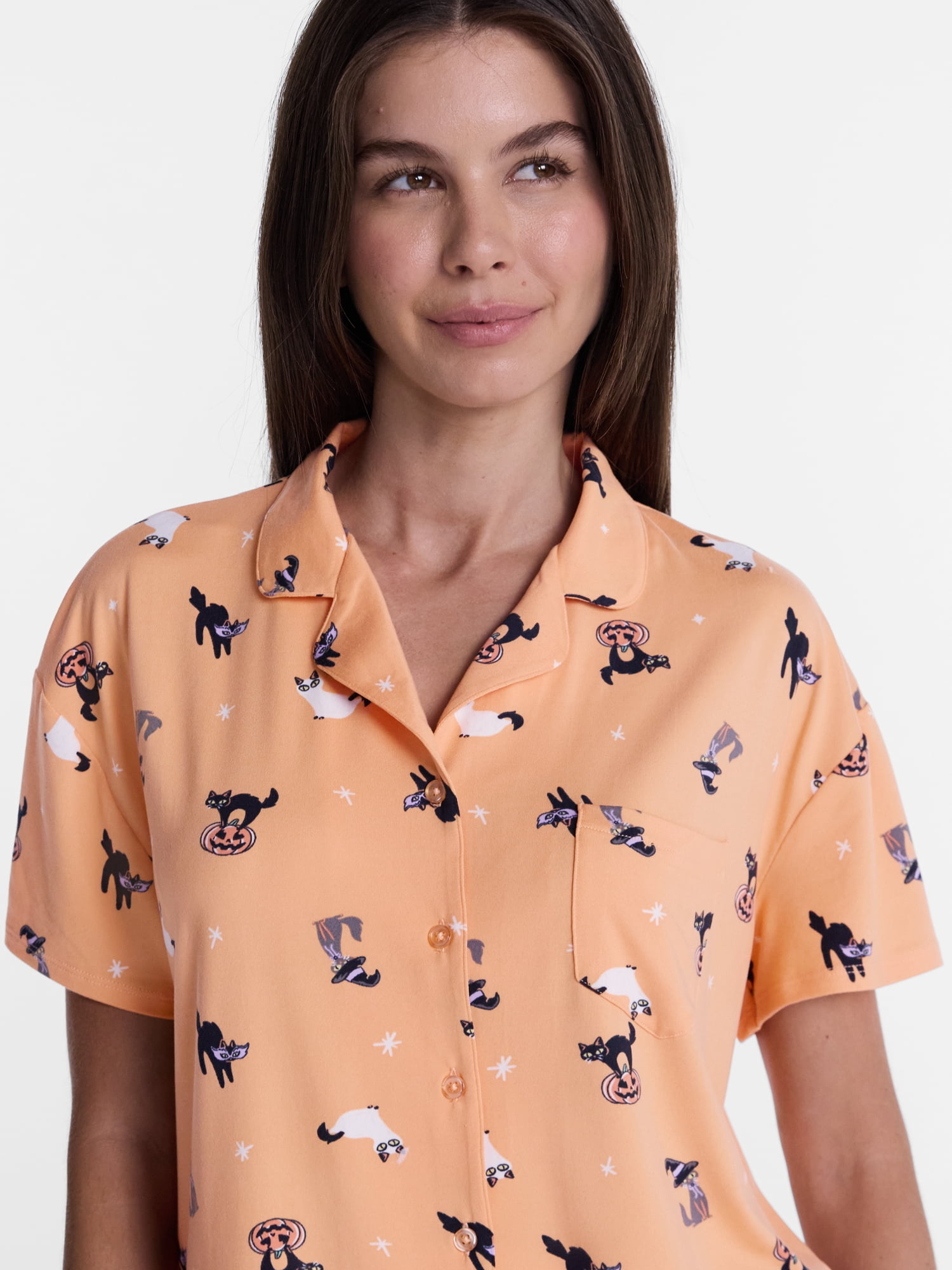 Halloween Women's Notched Top and Shorts Pajama Set from Way to Celebrate, 2-Piece, Sizes XS-3X