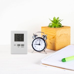 Minkissy Wall Mountable Thermometer Thermometer Temperature Display ABS White 1Pcs Office Use