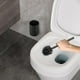 thumbnail image 4 of Cepillo de inodoro de acero inoxidable con mango largo - Cepillo moderno y compacto para limpiar el baño y facilitar la limpieza de la taza del inodoro, 4 of 7