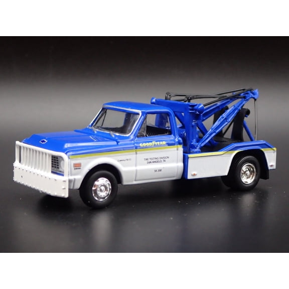 Open Box 1972 72 CHEVY C30 DUALLY WRECKER TOW TRUCK GOODYEAR 1:64 SCALE DIECAST MODEL CAR