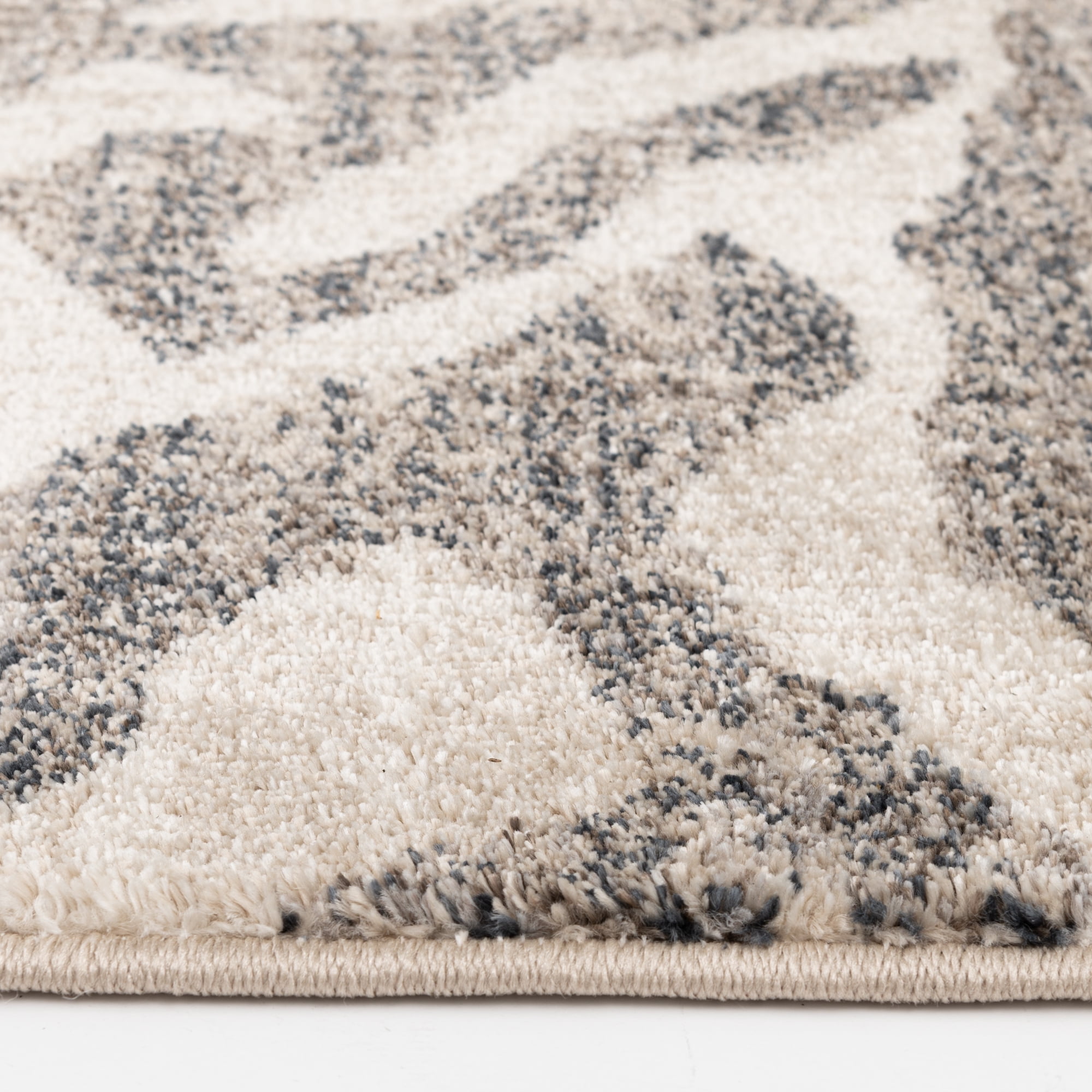 Loomaknoti Mendez Violtinz 5' x 7' Animal Print Indoor Area Rug