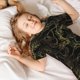 thumbnail image 5 of Balery Gold Gloss Outline Floral Conjunto de Pijama Infantil de Manga Corta con Estampado – Ropa de Dormir de Algodón Suave-3X-Large, 5 of 6