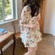 thumbnail image 3 of Conjunto de pijamas de manga corta para mujer, holgado, elegante, con estampado, manga abombada, Top con botones, pantalones cortos, ropa de dormir, 3 of 8