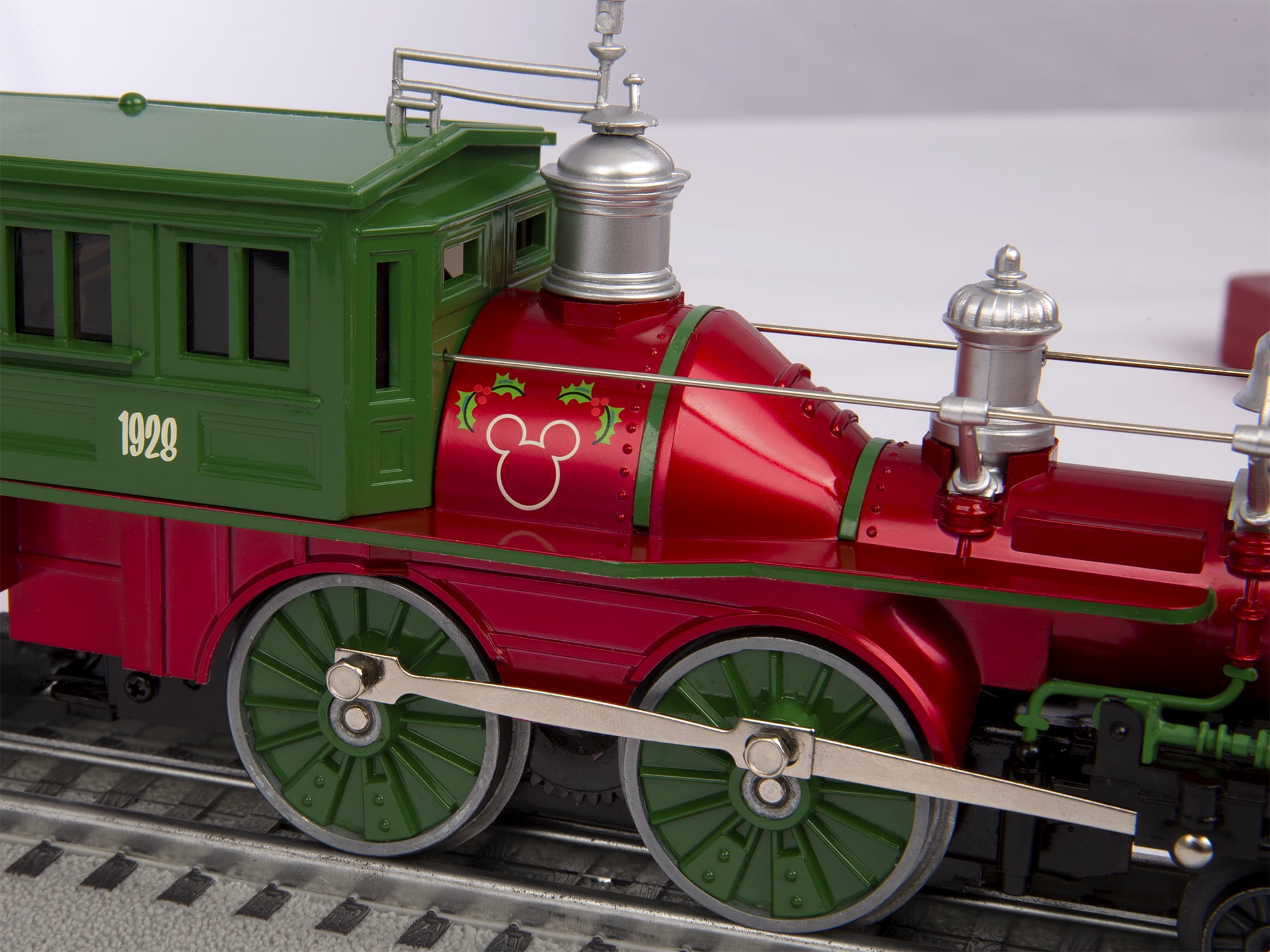 Lionel O Scale Disney Mickey Holiday to Remember with Remote and
