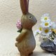 thumbnail image 4 of Decoración de figuritas de conejo de Pascua - Estatua clásica de conejo de resina con pajarita y sombrero de copa, adorno vintage de primavera, exposición de mesa de una sola pieza, 4 of 4