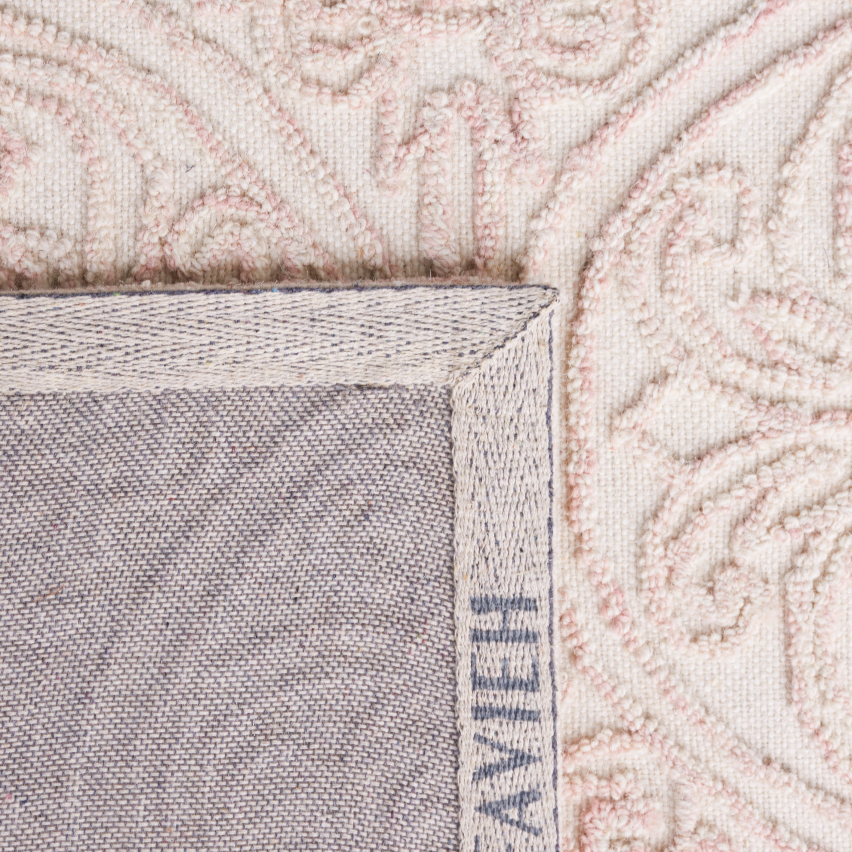 SAFAVIEH Martha Stewart Trace Floral Area Rug, Ivory/Pink, 2'3" x 4'