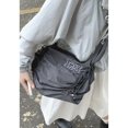 thumbnail image 3 of Bolso de hombro para mujer de tela de nailon, sencillo y moderno, informal, con estampado de letras plisadas, bolso cruzado de gran capacidad, tendencia, 3 of 5