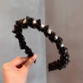 thumbnail image 3 of 2024 Nueva diadema de perlas y seda para mujer - Elegante accesorio para el cabello de tela blanca para uso diario y fiestas - Diadema de moda ligera y cómoda con adornos de perlas 16x14cm /, 3 of 5