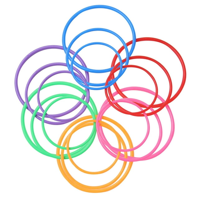 18pcs Plastic Toss Rings Kids Ring Toss Game for Carnival Garden Backyard Outdoor Games (Random Color)