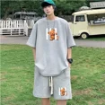 thumbnail image 4 of Conjunto deportivo informal coreano de verano con capucha y estampado de gofres para hombre, pantalones cortos holgados de manga corta, conjunto de 2 piezas, chándal con estampado de moda, 4 of 5