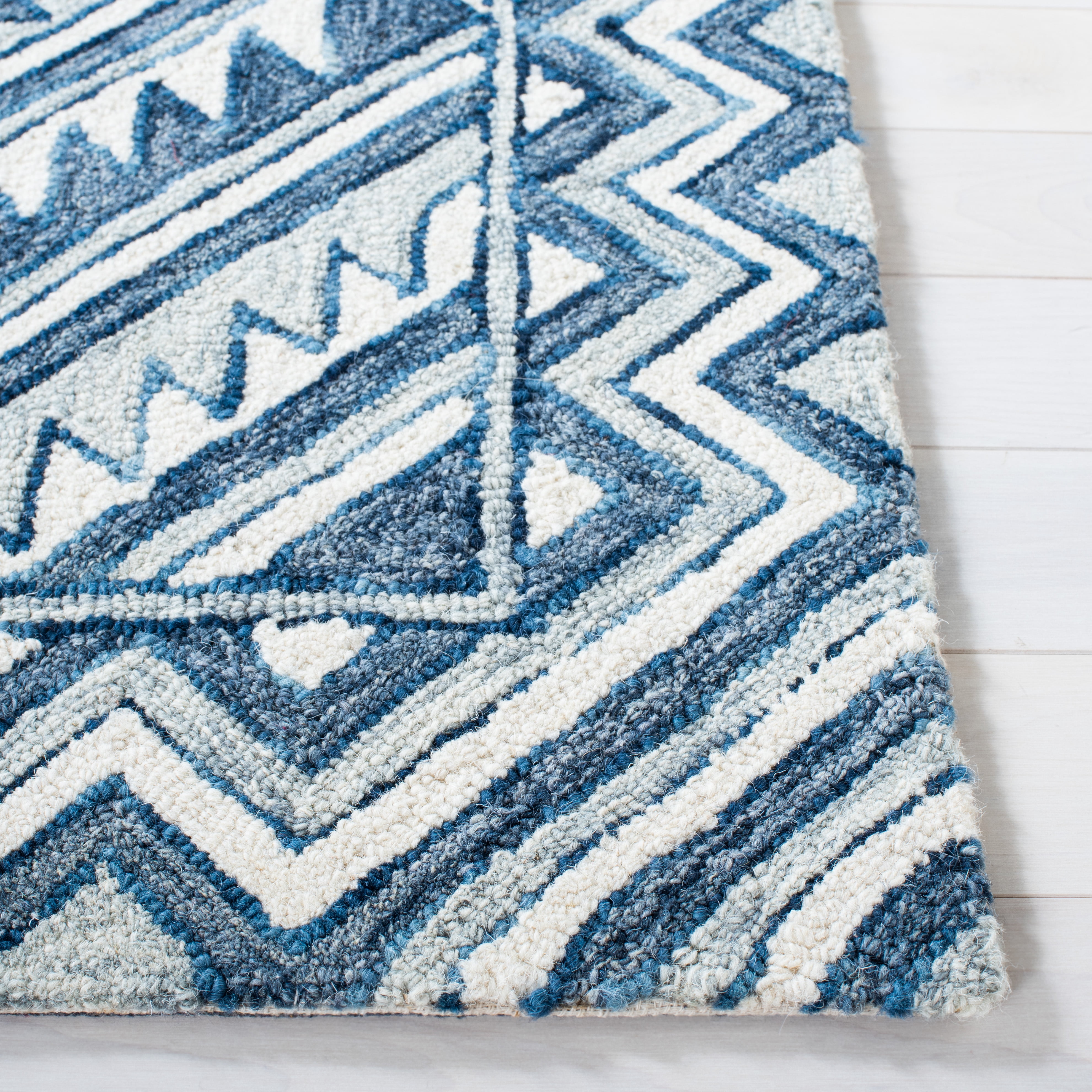 SAFAVIEH Metro Desi Medallion Area Rug, Blue/Ivory, 6' x 6' Square