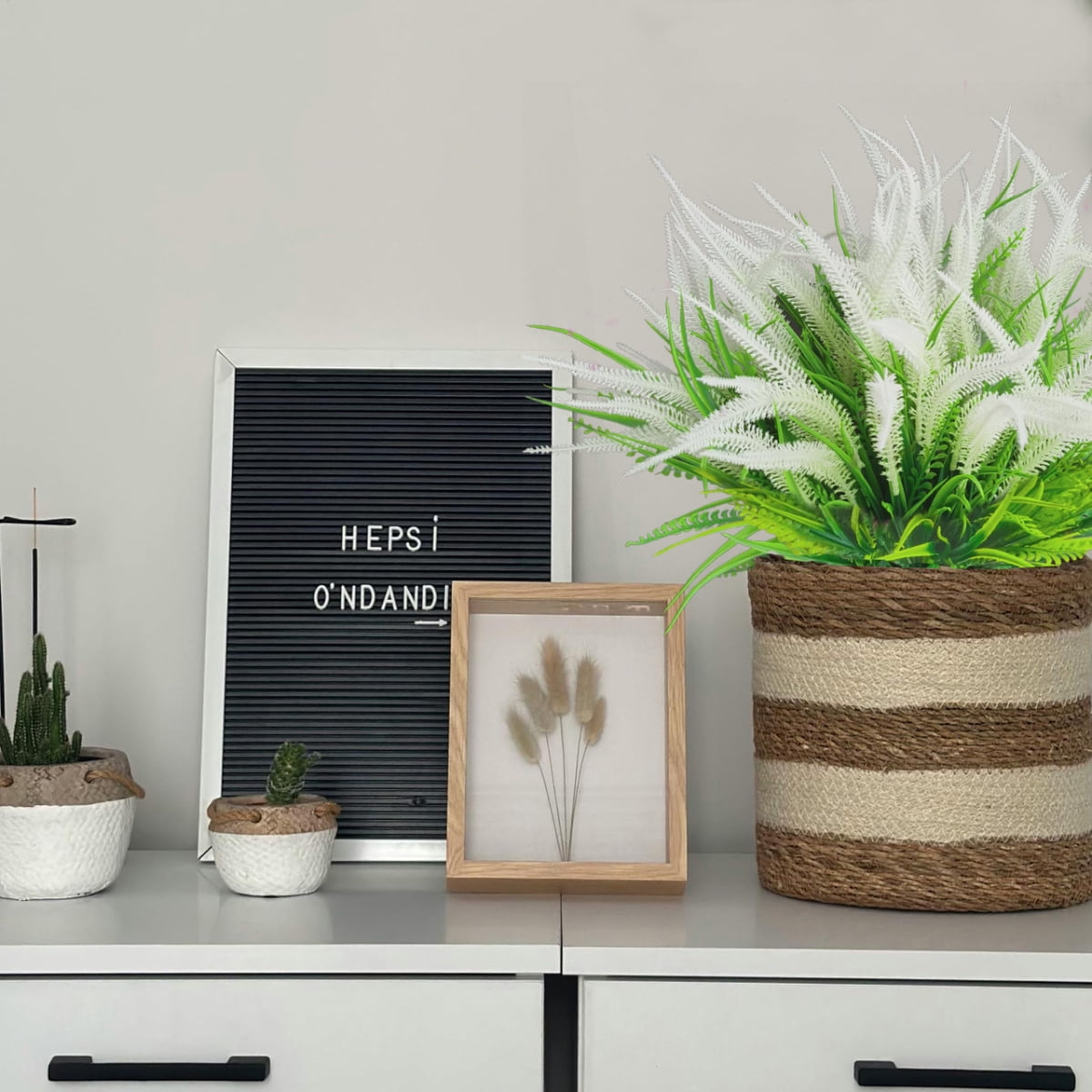 15 Bundles Outdoor Artificial Plants Artificial Flower Outdoor UV Resistant Fake Boston Ferns White Flower Faux Plant Greenery Outside Indoor for Home Porch Pathway Office Yard Garden Décor