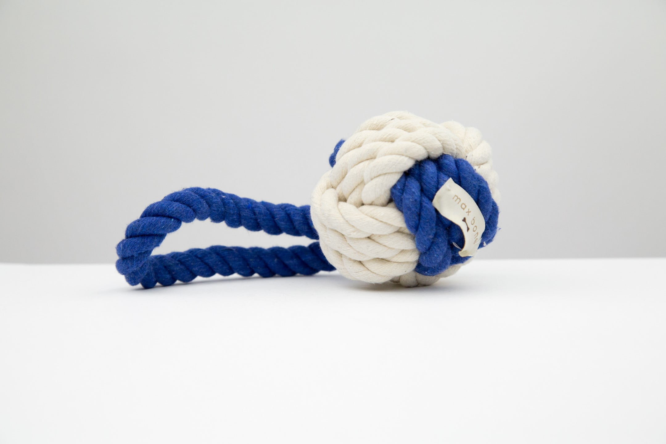 max bone large hobie rope toy