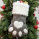 thumbnail image 5 of Calcetines navideños con patas de gato para perros, calcetines colgantes de felpa para decoraciones (18 pulgadas, 2 paquetes/gris+rojo) JAMW Sencillez, 5 of 5