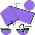 thumbnail image 3 of Vividly Paquete De 2 Toallas De Golf Triples De Tela De Microfibra Premium Con Patrón De Gofre Negro Con Mosquetón Resistente, Toallas De Golf Moradas Para Bolsas De Golf Para Hombres (Púrpura), 3 of 5